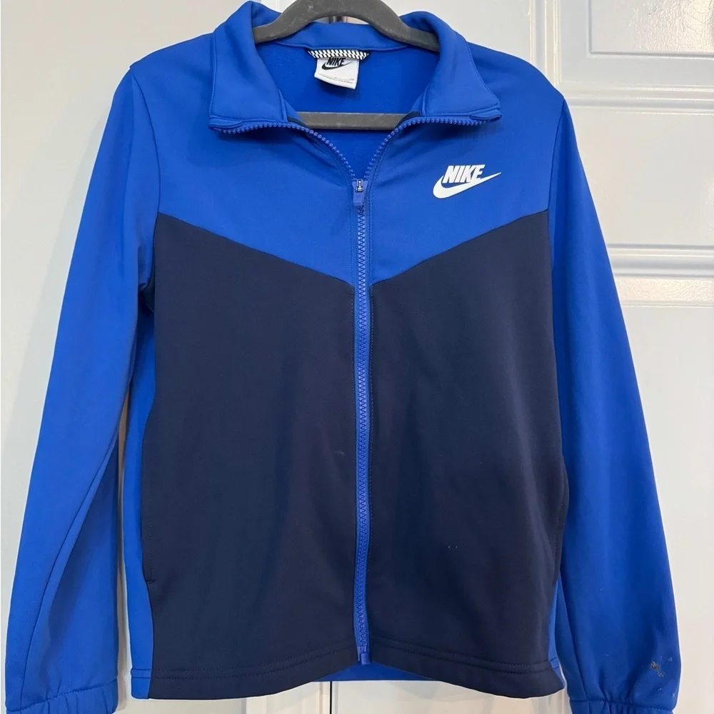 Nike Kids Blue and Navy Jacket zipper Nike logo on back! Boys size small